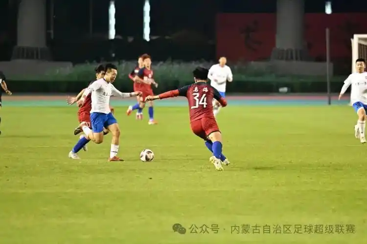 欧冠对决：拜仁慕尼黑 VS 巴黎圣日耳曼